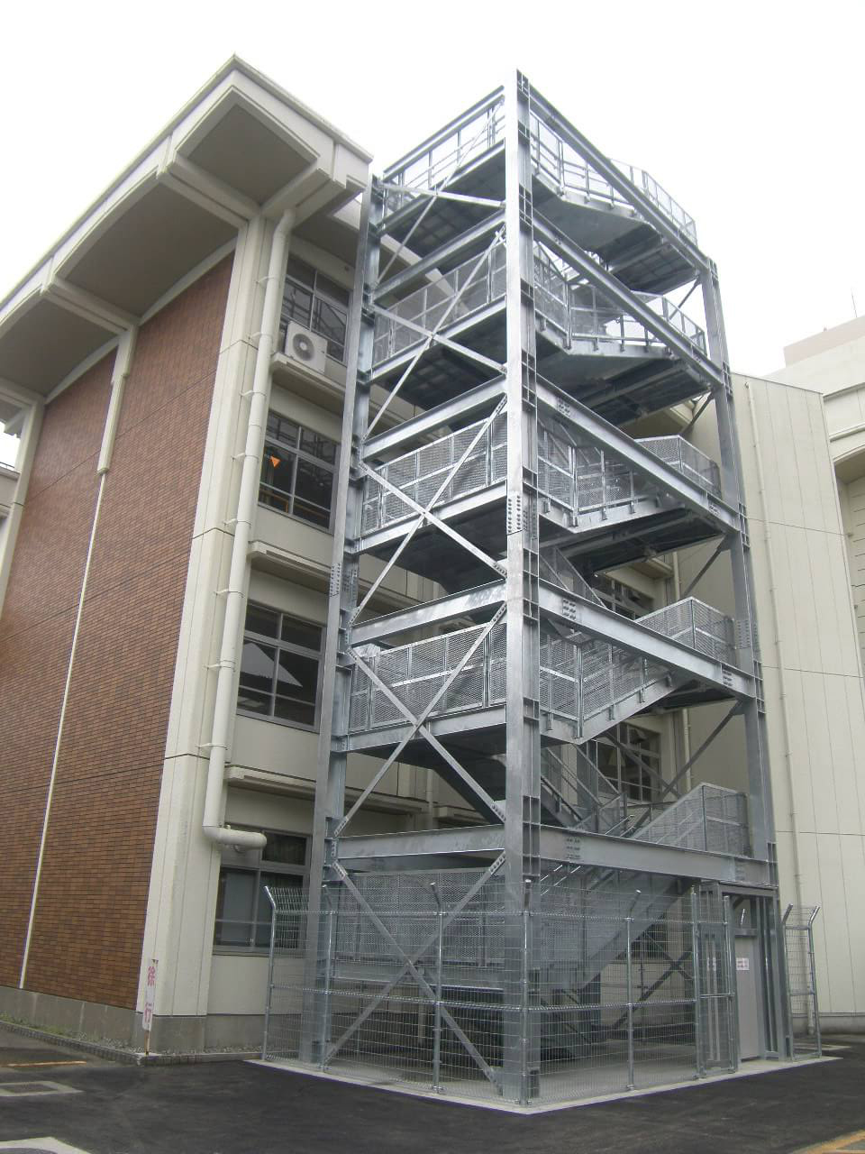 須崎高校津波避難階段設置
